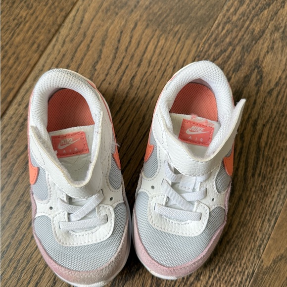 Nike Kids Sneakers with Orange and Pink Details toddler size 7 - Picture 2 of 9